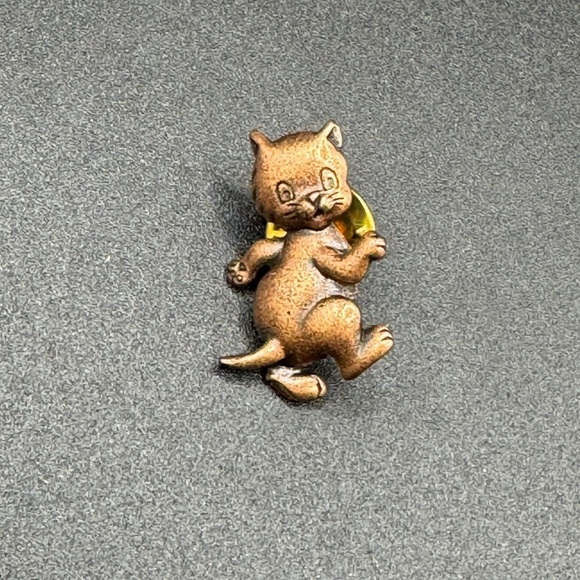 Vintage JJ Copper Kitty Cat 1” Pin 1970’s - Picture 1 of 4